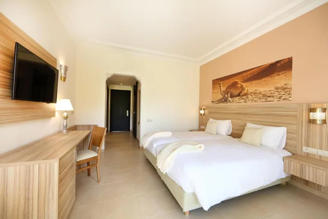 غرفة بسرير مزدوج بإطلالة على المسبح، Iberostar Waves Club Palmeraie Marrakech 3/4