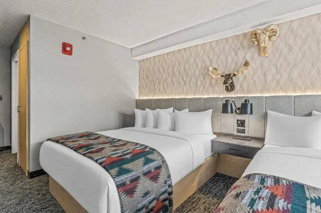غرفة عائلية، Everwild Canmore - Nordic Spa & Hotel 3/10