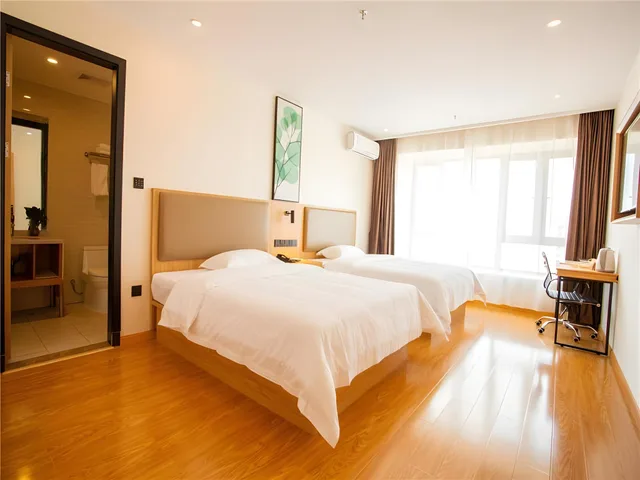 غرفة ديلوكس بسريرين منفصلين، GreenTree Inn Qinzhou East Railway Station 1/1