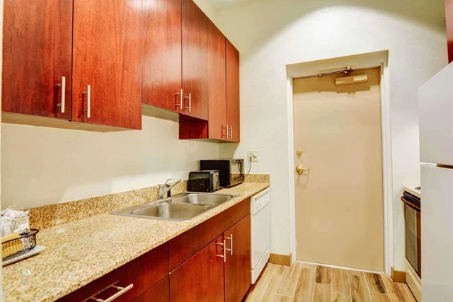 جناح بسرير كينج بغرفة نوم واحدة، Hampton Inn Palm Beach Gardens 3/3