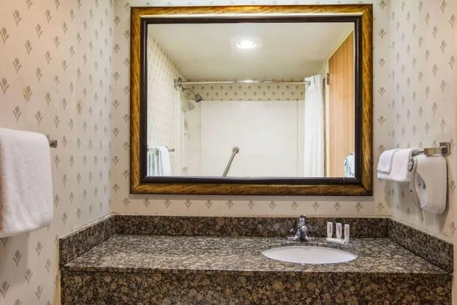غرفة بسرير كوين، Days Inn By Wyndham Sherman 6/7