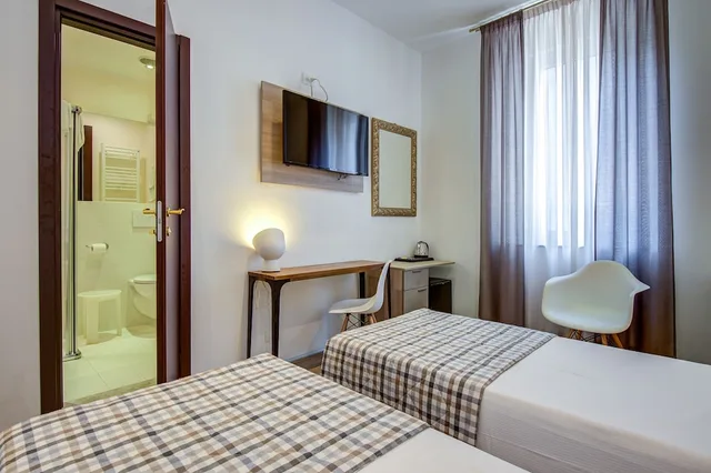غرفة قياسية بسريرين منفصلين، Hotel Bernina 5/10