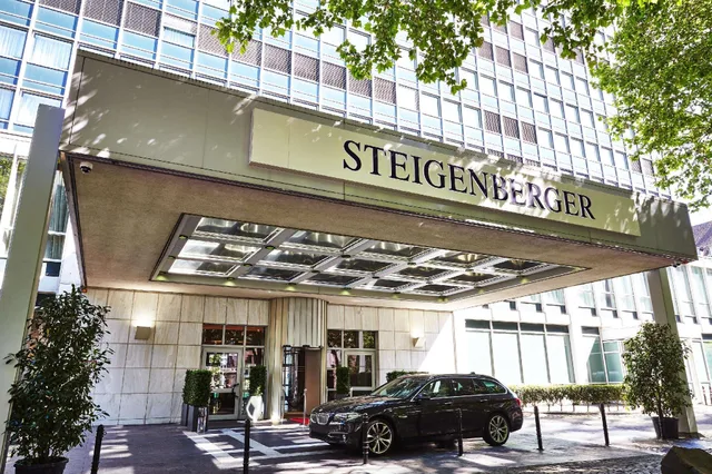 غرفة بزنس بسرير مزدوج أو سريرين منفصلين، Steigenberger Hotel Koln 1/1