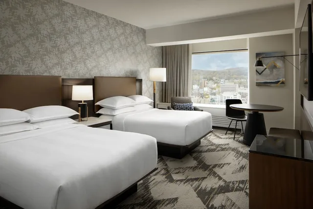 غرفة كلوب بسريرين مزدوجين، Le Centre Sheraton 1/8