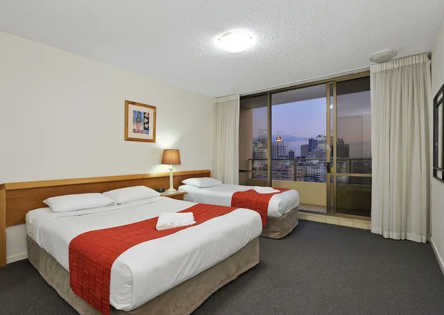 استوديو بسرير كوين، The Summit Apartments 5/8