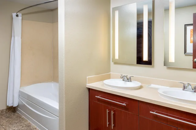 1 Bedroom, Suite, King Bed, City View, Staybridge Suites Las Vegas 4/7