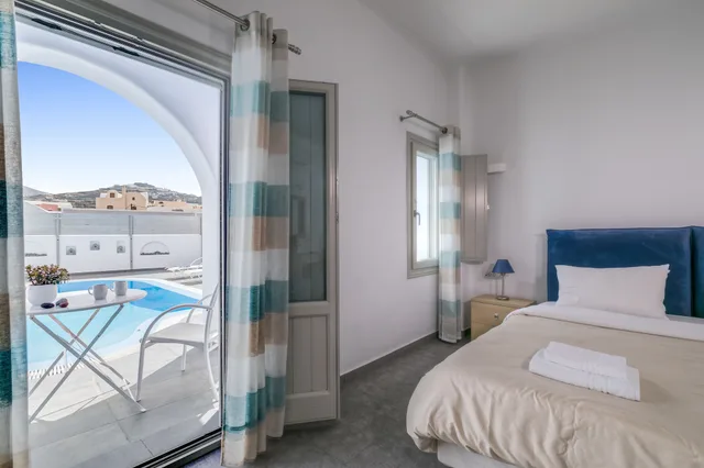 فيلا بسرير كينج مع أريكة بمسبح خاص، Blue Senses Villas 1/3