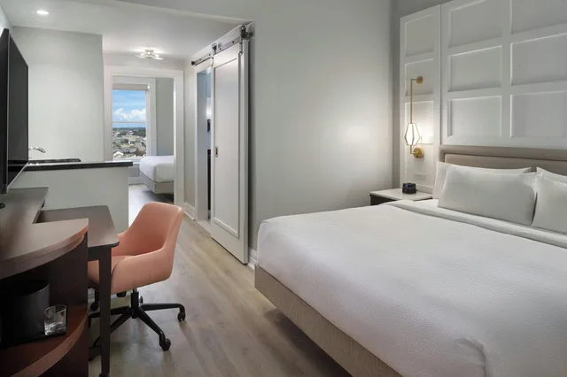 جناح لذوي الإعاقة، Courtyard By Marriott New Orleans French Quarter/Iberville 1/2
