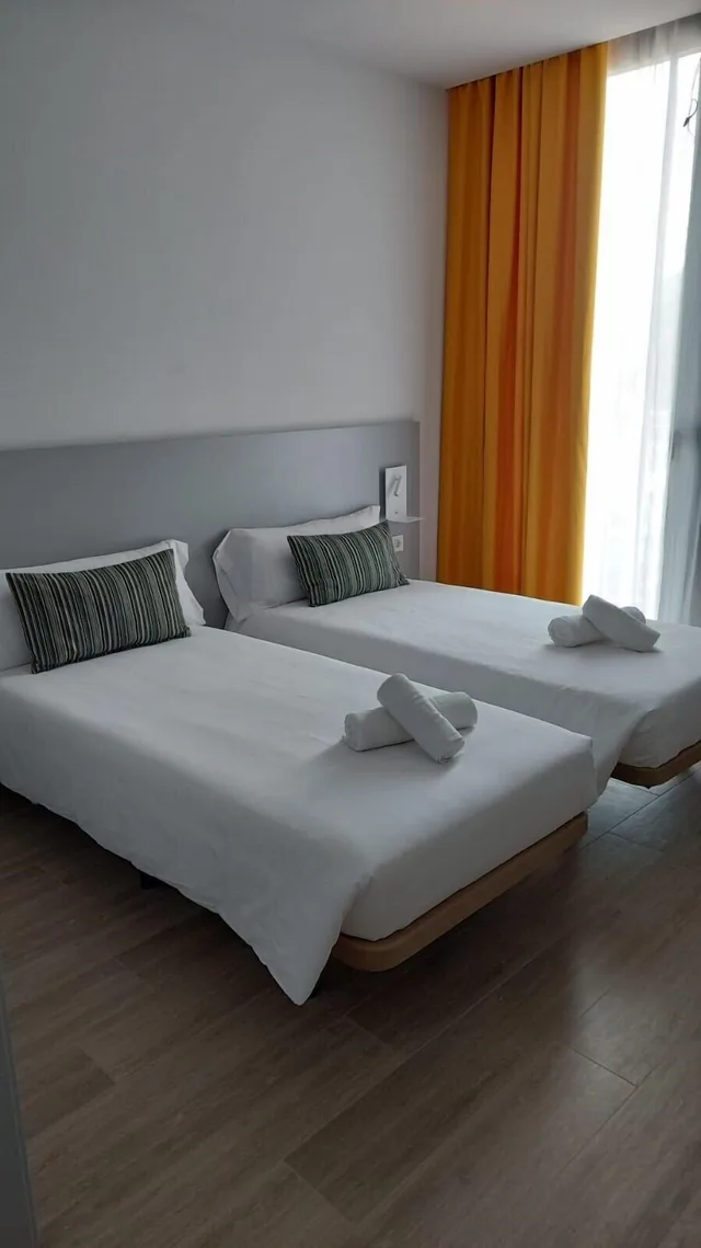 Superior, Single, Single Bed, Sofa, Centre Esplai Hostel 1/2