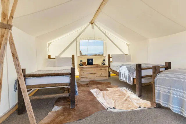 Safari, Tent, 3 Beds, Grand Canyon Under Canvas 2/3