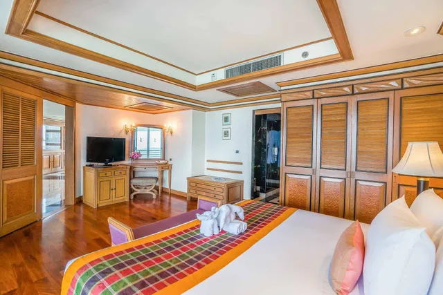 جناح بسرير كينج بغرفة نوم واحدة، Royal Cliff Grand Hotel 1/4