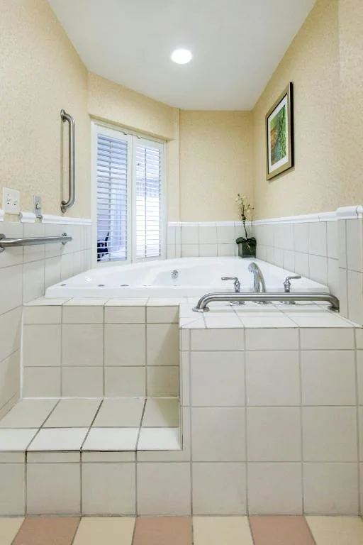 Suite, King Bed, Fairfield Inn & Suites Toledo North 2/2