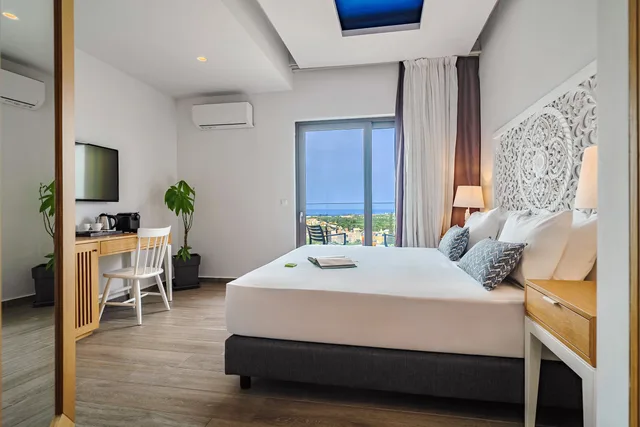 غرفة سوبيريور بسرير كينج بشرفة، Villaggio Boutique Hotel Hersonissos - Adults Only 4/8