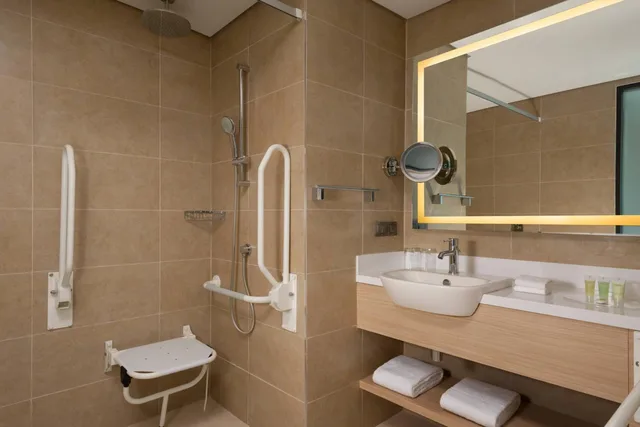 غرفة قياسية بسرير كوين بإطلالة على المدينة، Courtyard Chisinau 4/5