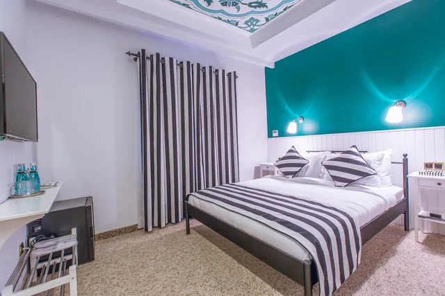 جناح، Araf Hotel 4/10
