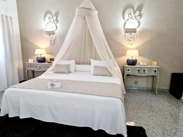 جناح بجاكوزي، Hotel Plaza del Castillo 2/9