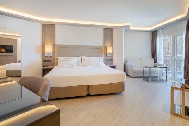 Grand, Double Bed, Melia Alicante 3/10