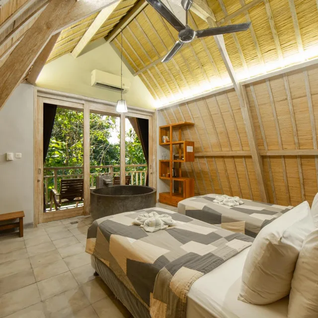 غرفة بسريرين منفصلين بشرفة، Ubad Retreat 7/8