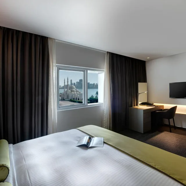 2 Bedrooms, Family Suite, The 72 Hotel 2/10