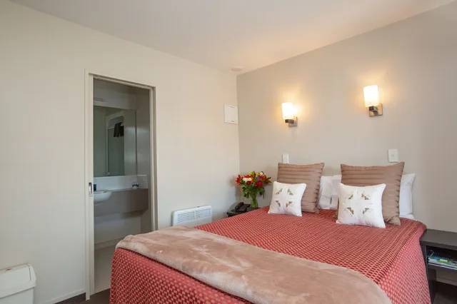 استوديو بسرير كينج، Cranford Oak Motel 3/9