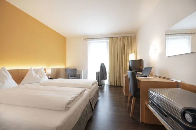 غرفة قياسية ثلاثية، Heinhotel Vienna Airport 1/9
