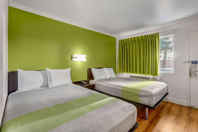2 Full Beds - Smoking، Motel6 King City, CA 1/1