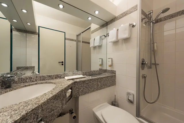 غرفة سوبيريور بسرير كوين، Seminaris Sunday Hotel Leipzig West 5/6