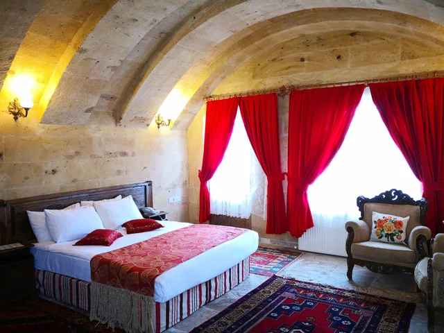 غرفة ديلوكس بسرير كوين بشرفة، Roc Of Cappadocia 3/4