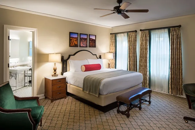 Standard Hillside 1 King (SK1U)، The inn at Death Valley 2/3