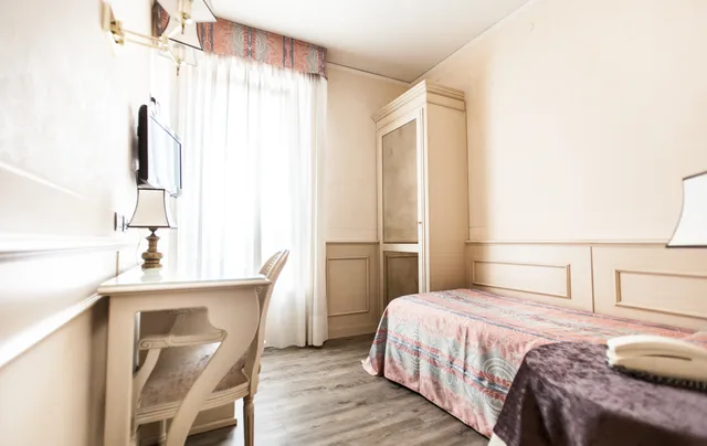 غرفة قياسية مفردة، Hotel San Luca Verona 3/3