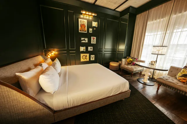 King Bed, MGM Springfield 1/3