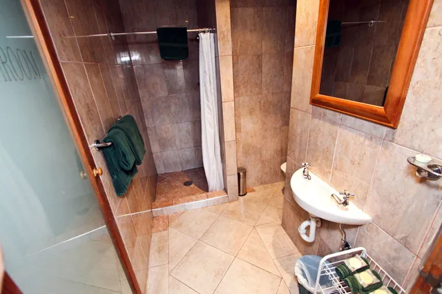 غرفة مفردة، THE CAMBRIDGE HOTEL 10/11