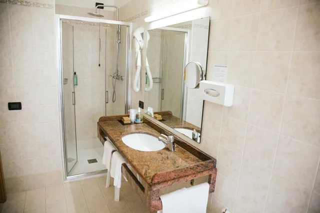 Room, Double Bed, Hotel Bristol 8/10
