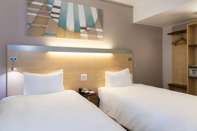 غرفة قياسية بسريرين منفصلين للمدخنين، HOLIDAY INN EXPRESS CAPE TOWN CITY CENTRE 6/10