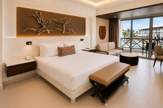 4 Bedrooms, Chairman, Luxury, Suite, Ocean Front، Royalton Negril, An Autograph Collection All-Inclusive Resort 1/3