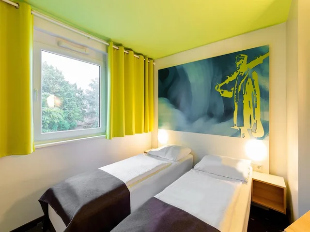 Room, Twin Beds, B&B Hotel Krefeld 2/7