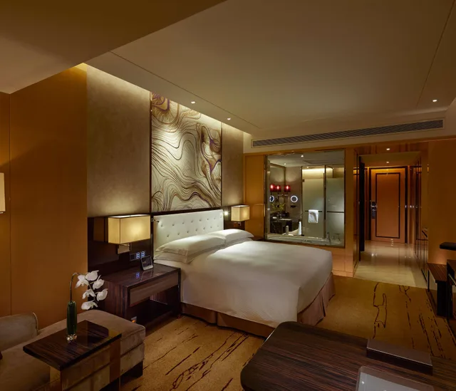 غرفة تنفيذية بسرير كينج مع دخول الصالة، Hilton Zhengzhou 1/2