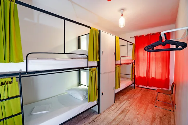 Mixed Dorm, 10 Beds, Private Bathroom، Oki Doki Old Town Hostel 1/3