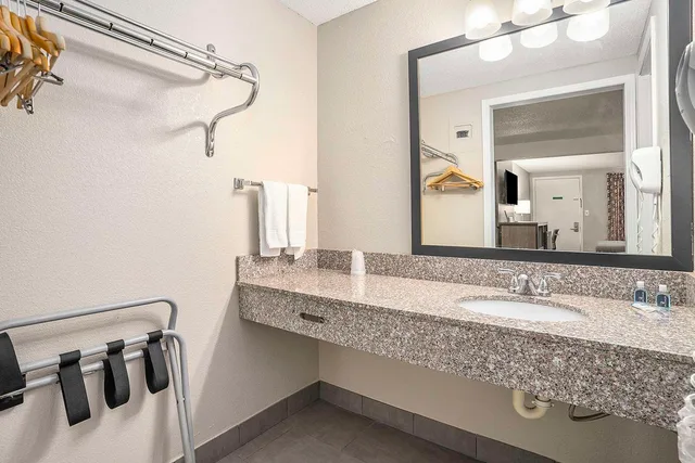 غرفة بسريرين كوين، Rodeway Inn Grand Haven - Mi 8/8