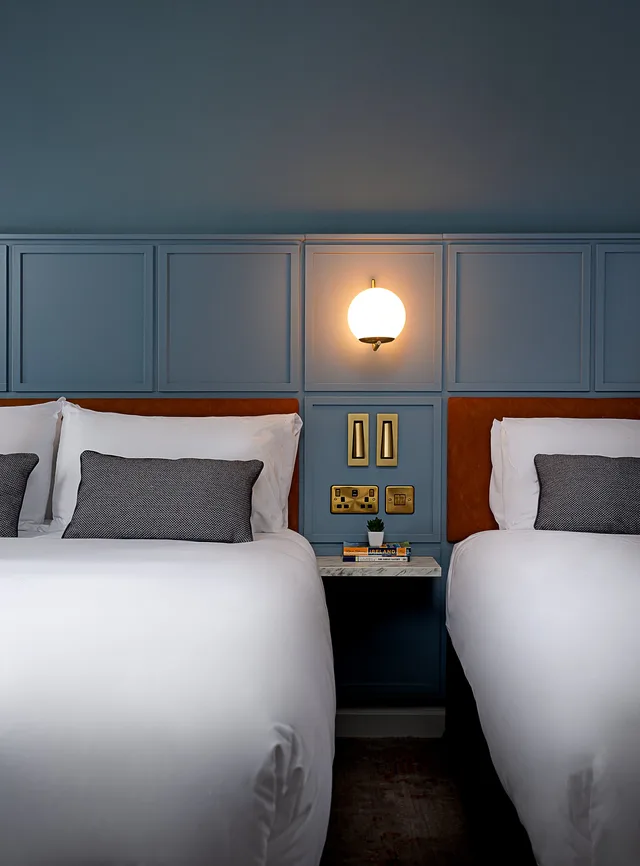 غرفة قياسية بسرير مزدوج وسرير فردي، Leonardo Hotel Galway 2/2