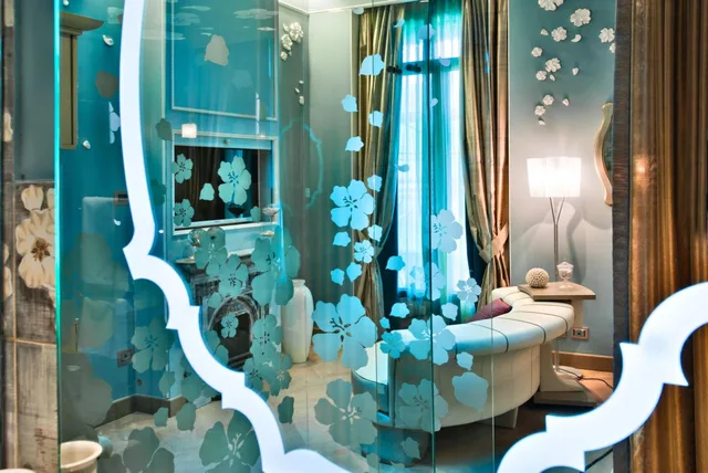 غرفة تنفيذية بسرير كوين، Chateau Monfort 6/6