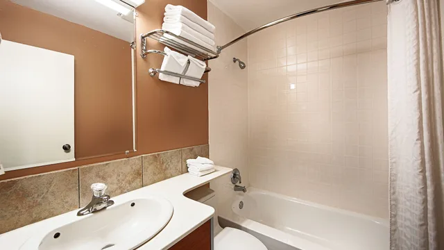 Standard, 2 Double Beds, Jasper Inn And Suites 5/5