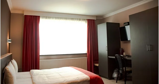غرفة سوبيريور بسرير مزدوج، Hotel Taormina Brussels Airport 1/3