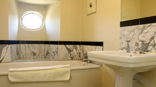 Ash, Luxury, Double Bed, Garden View، Aylworth Manor 3/3