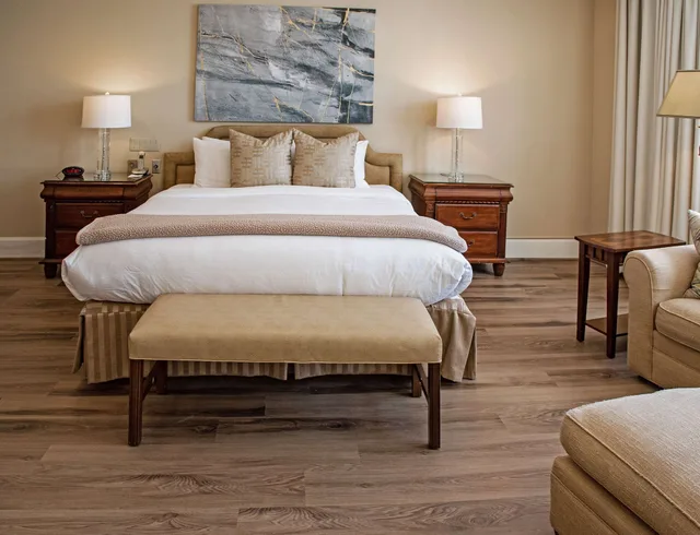 Master, Executive, Suite, King Bed, Sofa, Pet Friendly, Accessible، Haywood Park Hotel, Ascend Hotel Collection 8/10