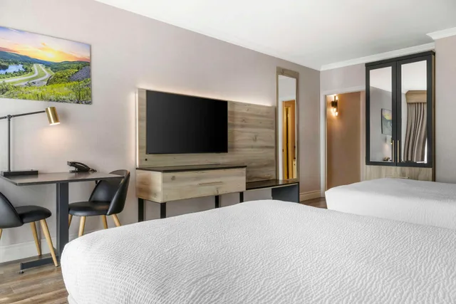 غرفة رباعية لذوي الإعاقة، Best Western Plus Edmundston Hotel 2/3