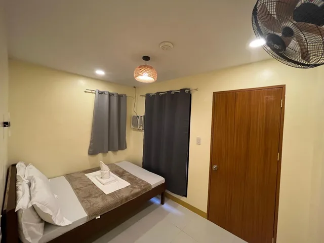 غرفة ديلوكس بسرير كوين، Zuric Pension Coron 3/8