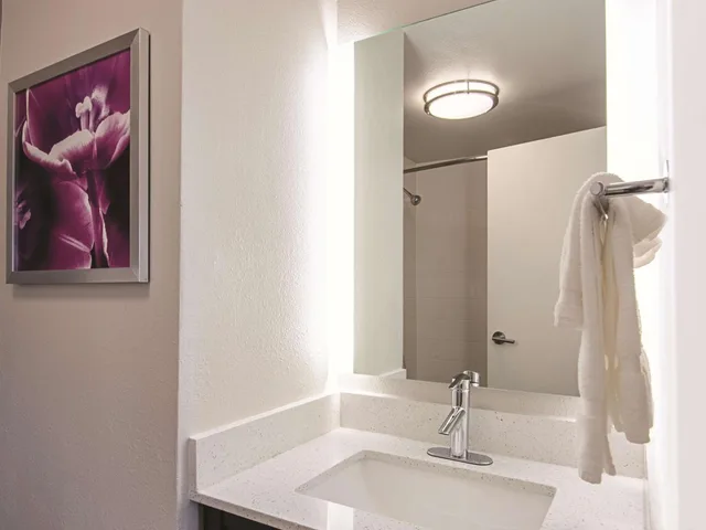 غرفة قياسية بسرير كوين، La Quinta Inn and Suites by Wyndham Portland 5/5