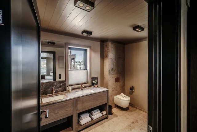 جناح جونيور بإطلالة على الجبل، Henningsvaer Bryggehotell by Classic Norway Hotels 10/10