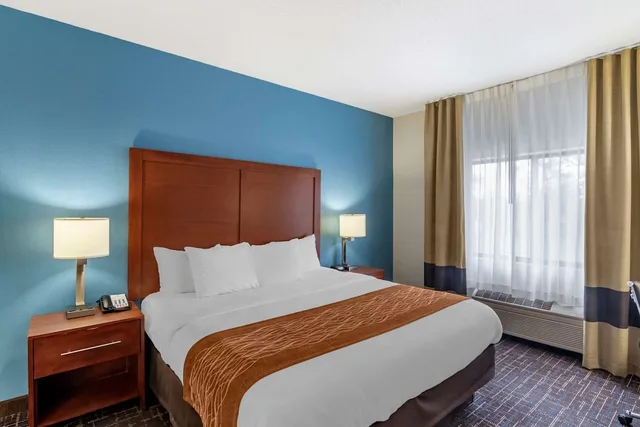 جناح بسرير كينج، Comfort Inn and Suites Lees Summit Kansas City 4/6